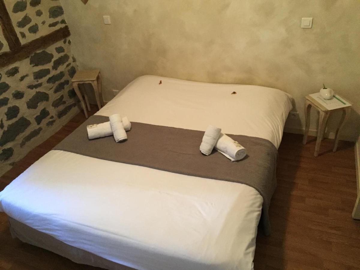 Auberge Les Fontilles Coltines Eksteriør billede