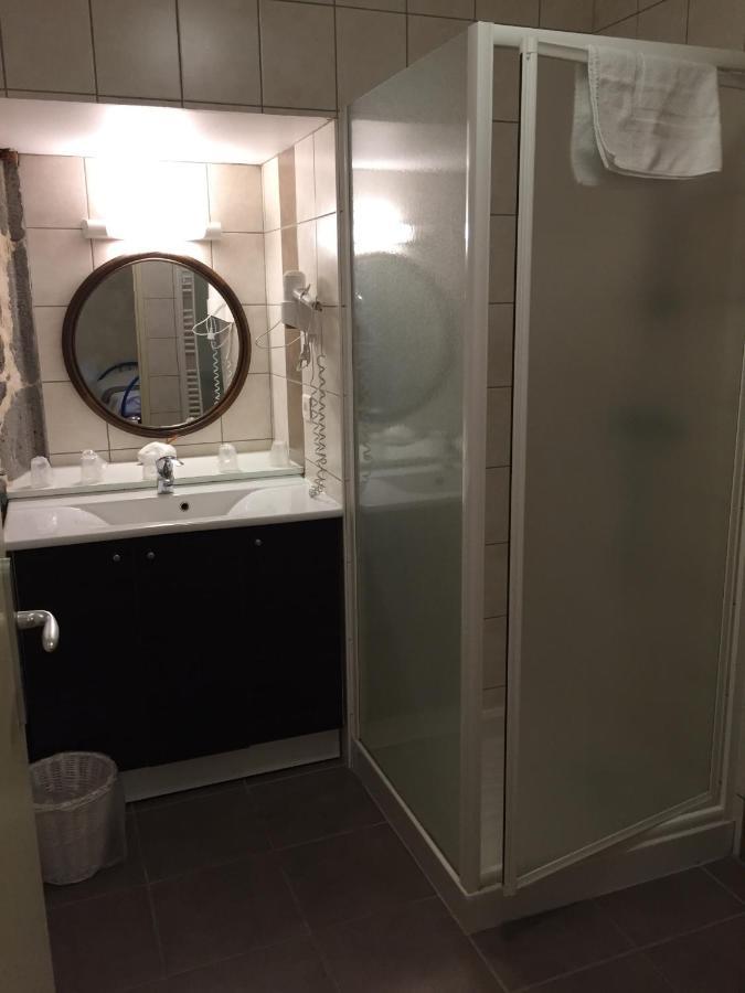 Auberge Les Fontilles Coltines Eksteriør billede