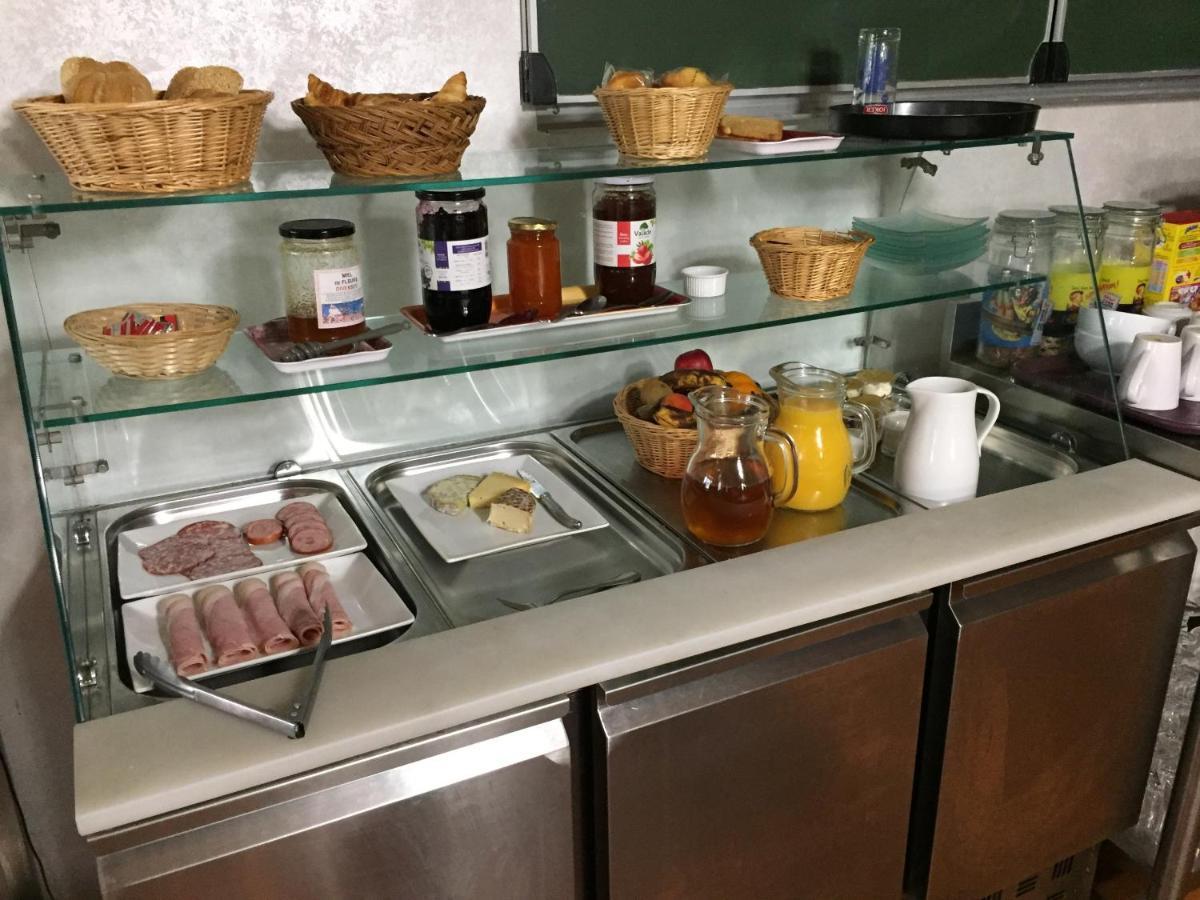 Auberge Les Fontilles Coltines Eksteriør billede